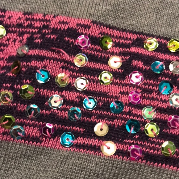 Sweater - Picture 4 of 4